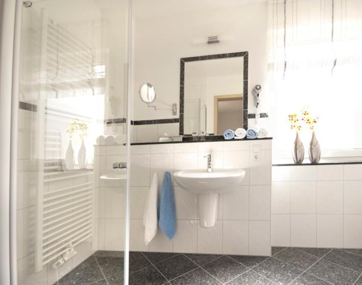 Hotel & Ferienappartements Edelweiss Willingen  Ngoại thất bức ảnh
