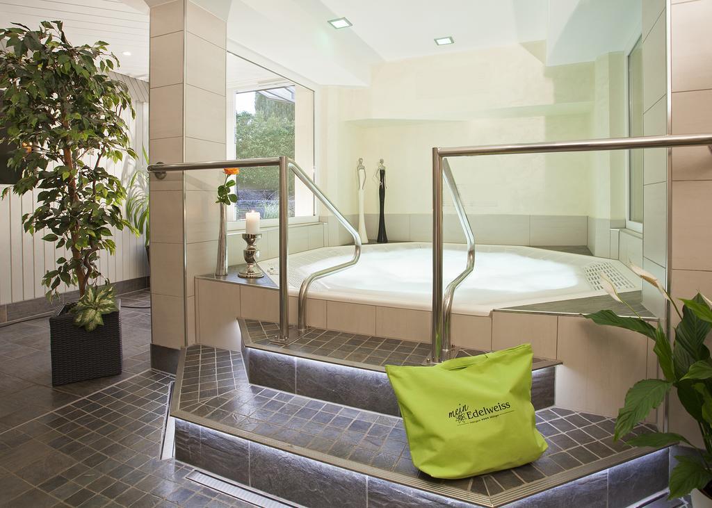 Hotel & Ferienappartements Edelweiss Willingen  Ngoại thất bức ảnh